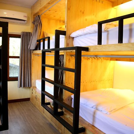 Mansion Hostel Мандалай Екстер'єр фото