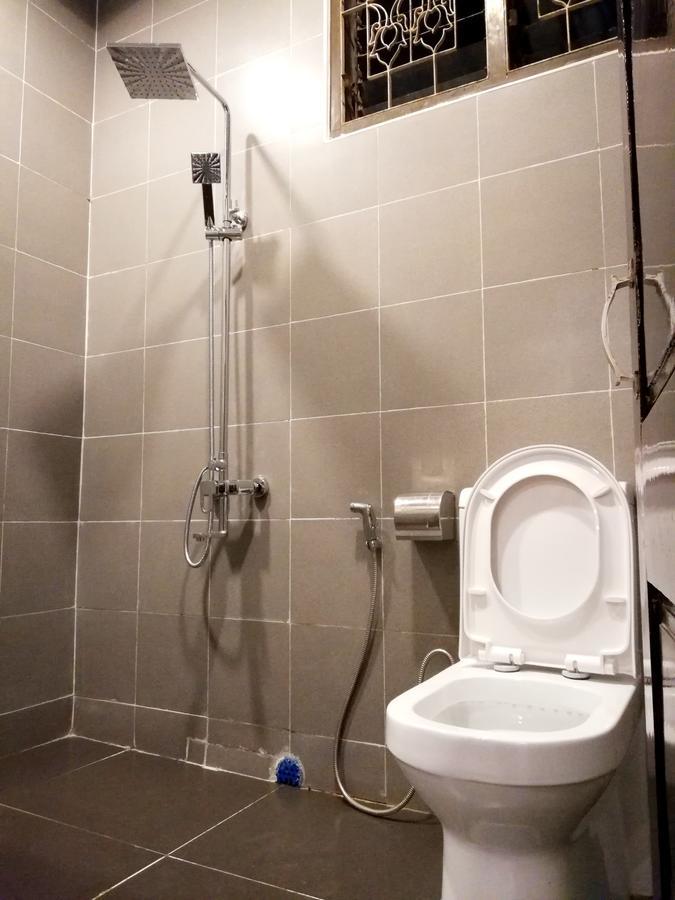 Mansion Hostel Мандалай Екстер'єр фото