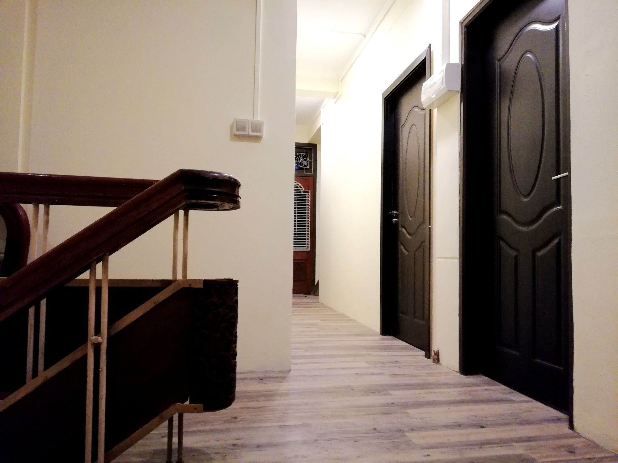 Mansion Hostel Мандалай Екстер'єр фото