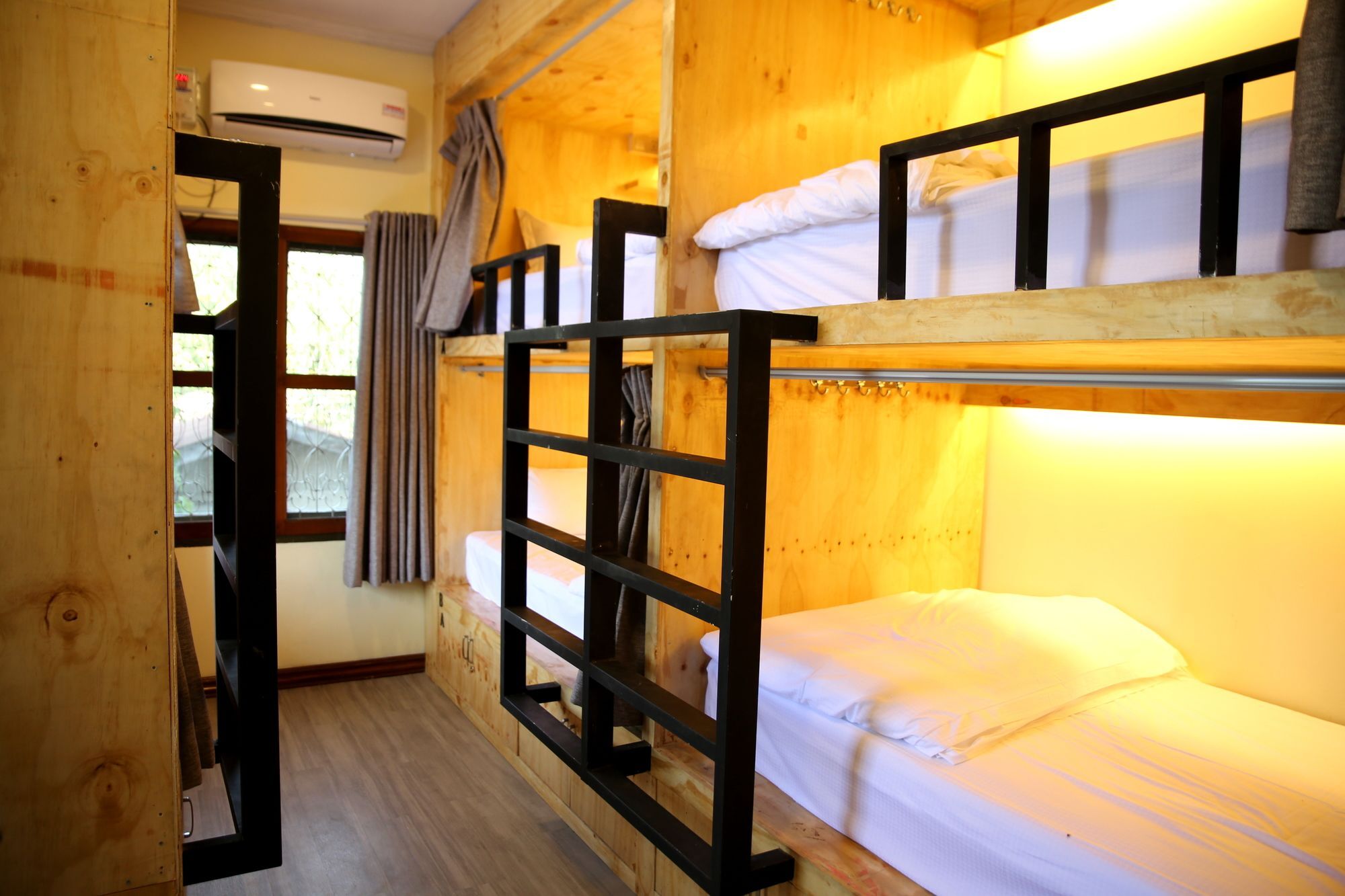 Mansion Hostel Мандалай Екстер'єр фото